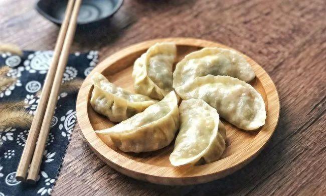 電鍋蒸水餃